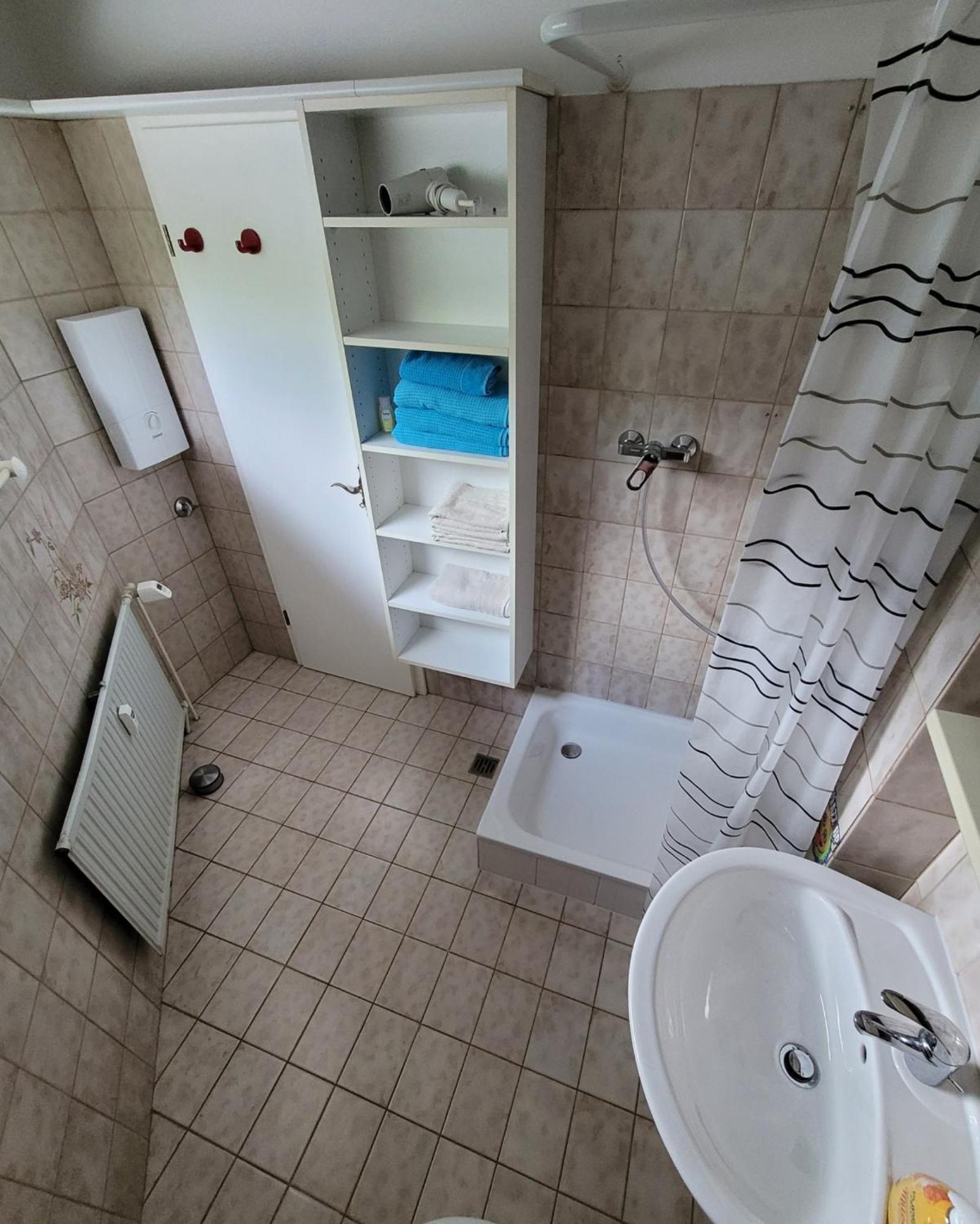 Messezimmer Am Thewissenweg Düsseldorf Exteriér fotografie